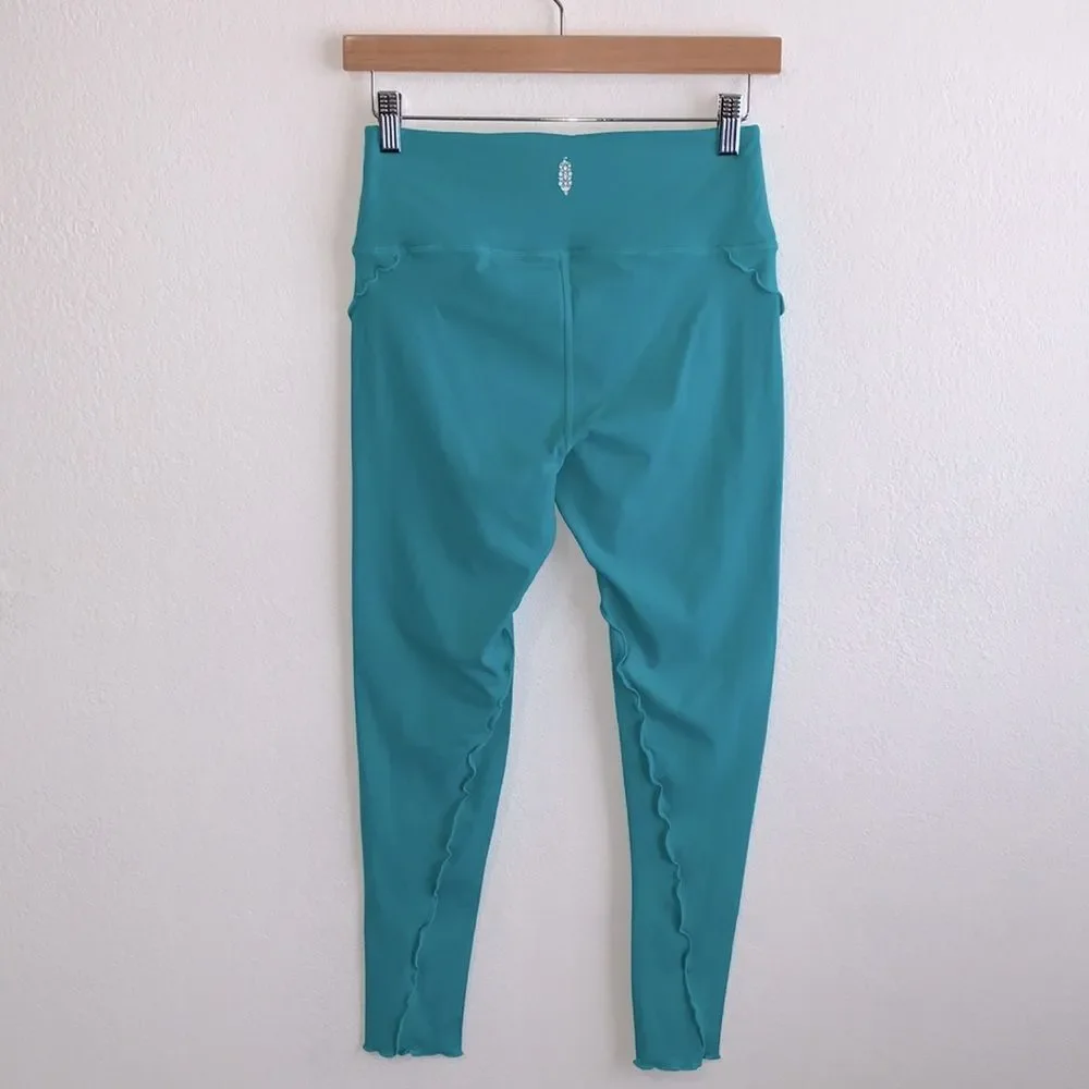 Free People FP Movement Hearts Aflutter Wavy Waters Ruffle Active Leggings Sz M - Picture 8 of 13